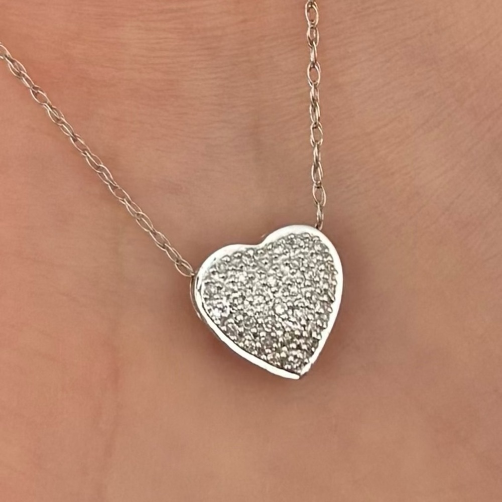 Macy’s 14K White Gold Pavé Natural Diamond Heart Pendant Necklace - 1.38 Grams
